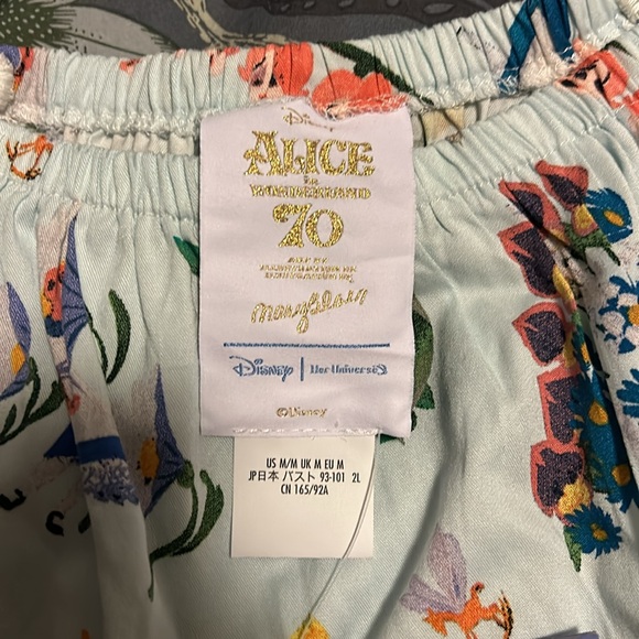 NWT Disney Mary Blair Alice in Wonderland top and skirt set - Picture 4 of 10